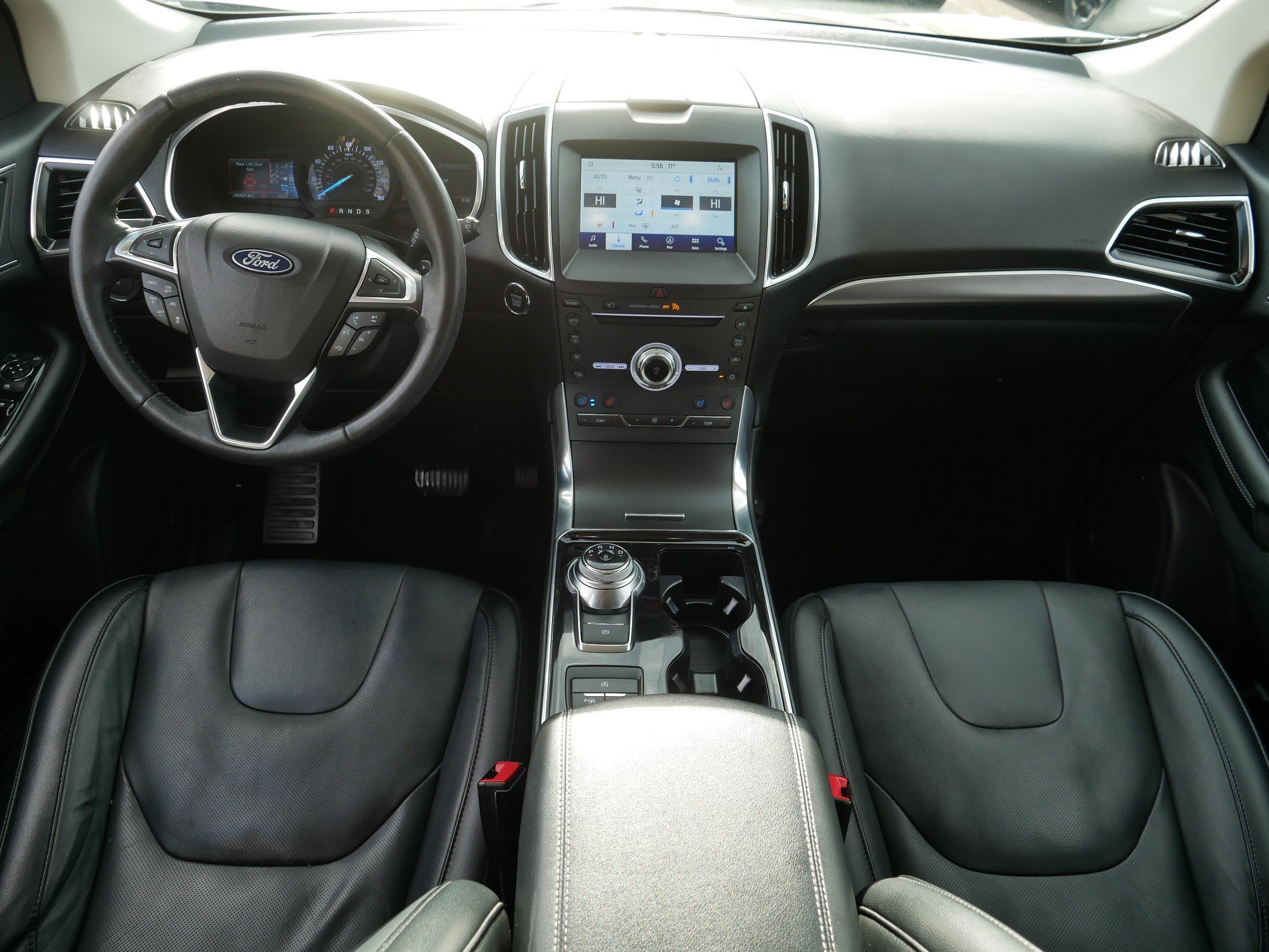 Used 2019 Ford Edge Titanium w/ Equipment Group 301A AWD/4WD image 10