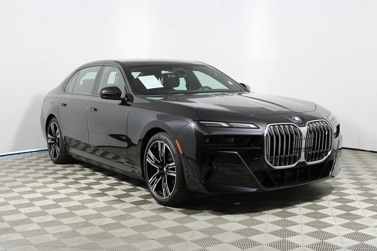 Used 2024 BMW i7 xDrive60 AWD/4WD image 38