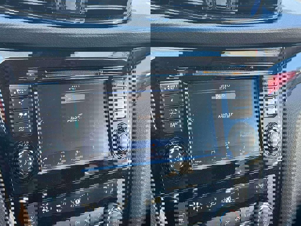 Used 2022 Nissan Rogue Sport SV image 28