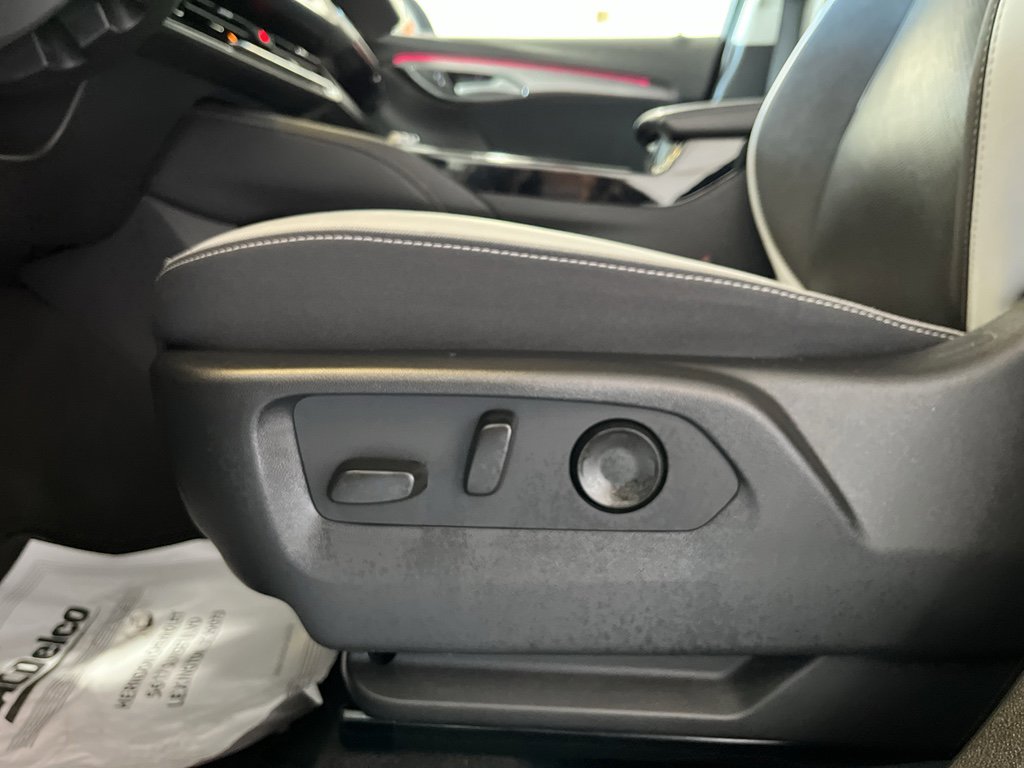 Used 2025 Buick Envision Sport Touring image 13