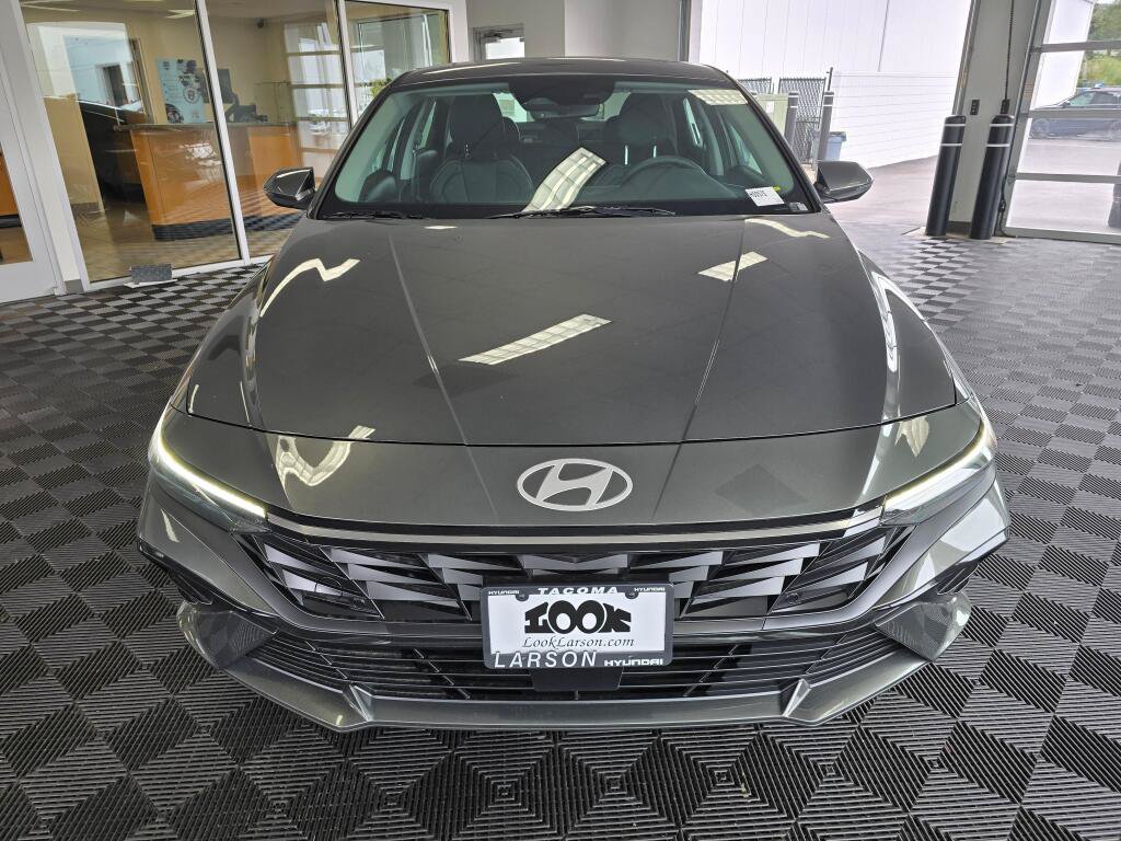 New 2026 Hyundai Elantra Limited FWD image 8