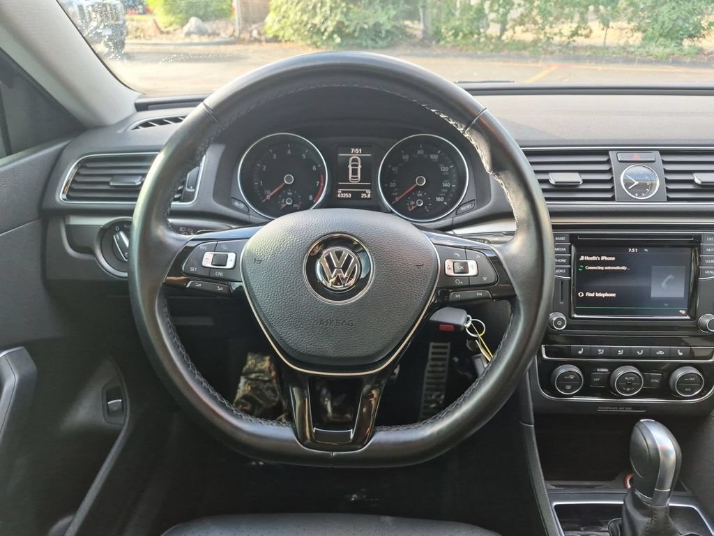 Used 2017 Volkswagen Passat 1.8T R-Line FWD image 17