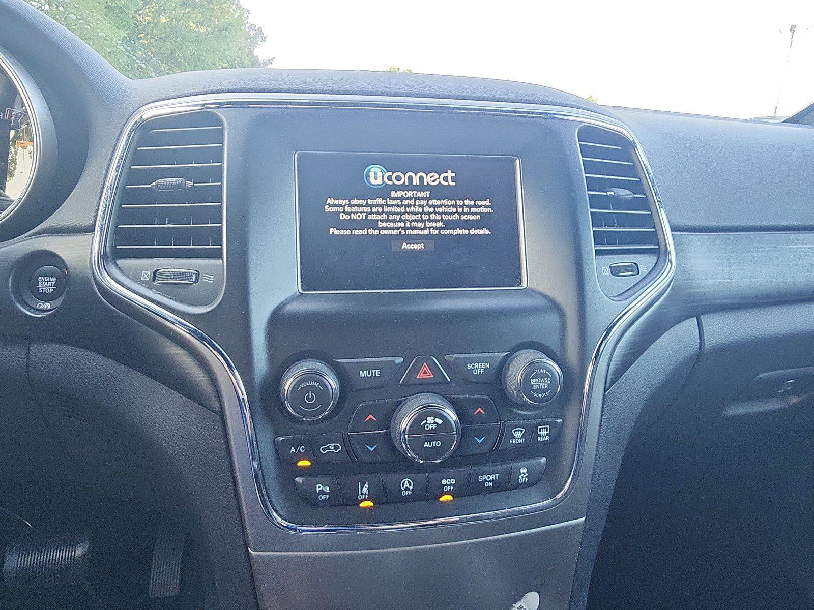 Used 2020 Jeep Grand Cherokee Laredo AWD/4WD image 14