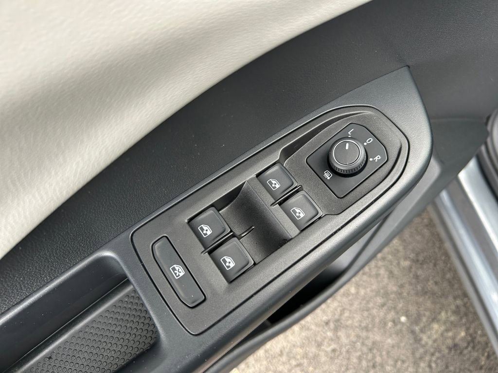 Used 2025 Volkswagen Taos S AWD/4WD image 23