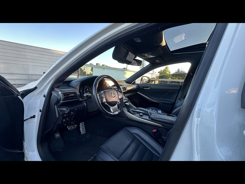 Used 2020 Lexus IS 300 F Sport w/ F Sport Package RWD image 5