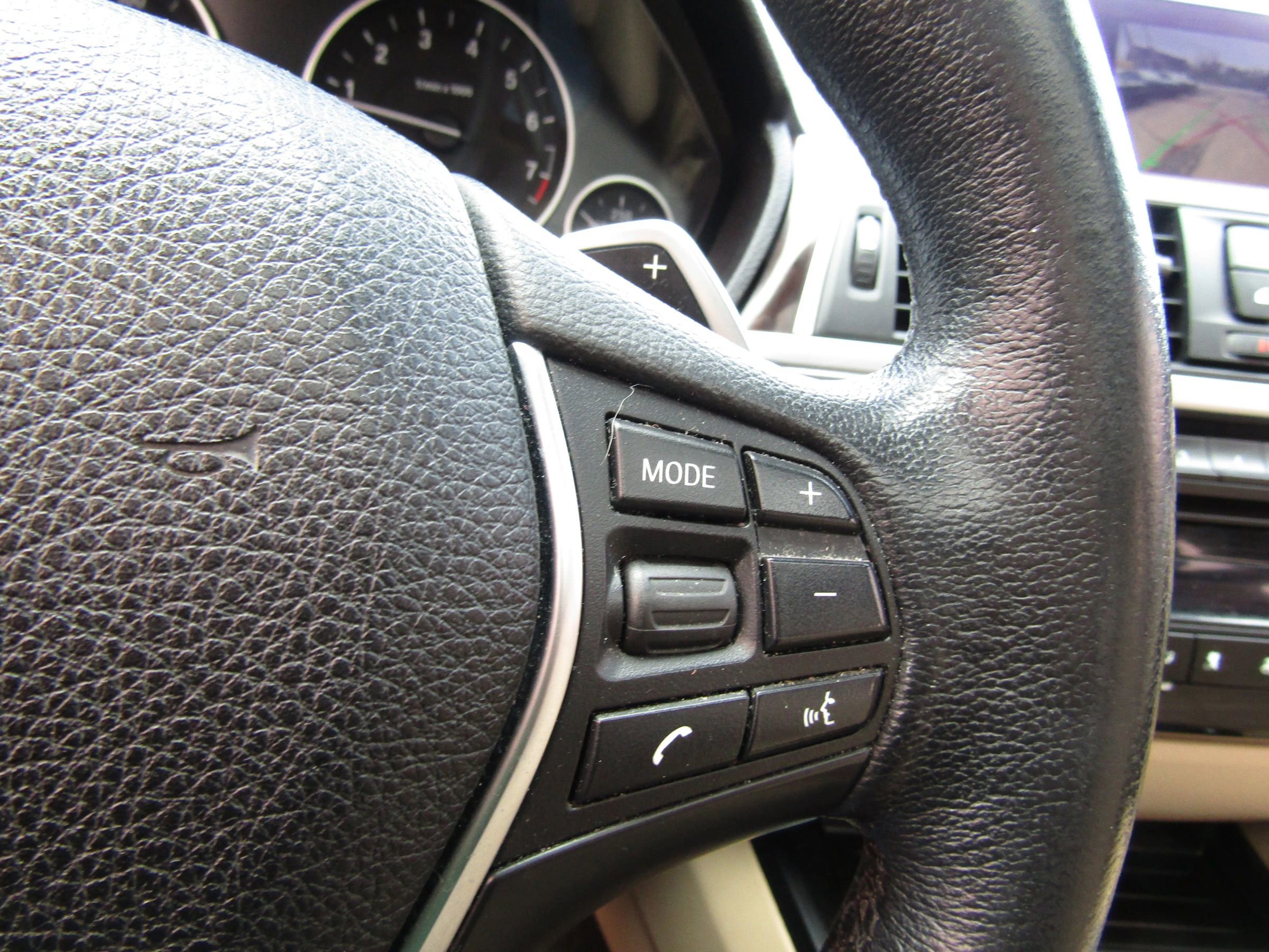 Used 2018 BMW 330i xDrive Sedan w/ Premium Package image 33