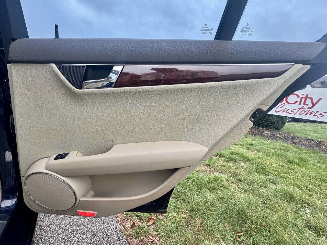 Used 2009 Mercedes-Benz C 300 4MATIC Sedan image 28