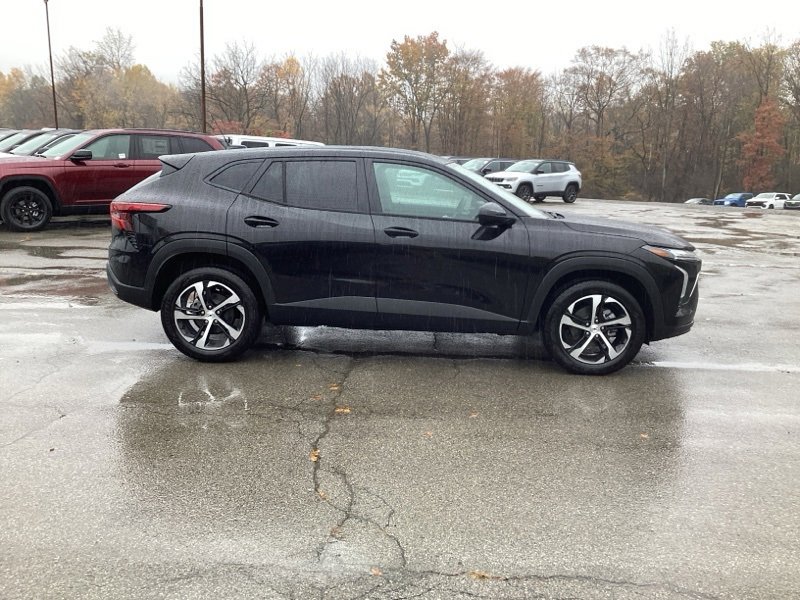 New 2026 Chevrolet Trax RS w/ Sunroof Package image 8