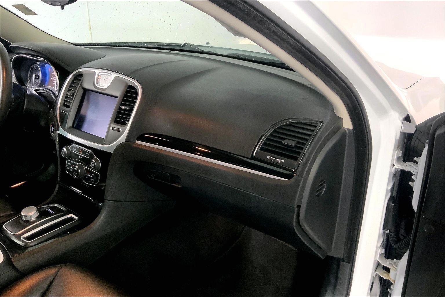 Used 2023 Chrysler 300 Touring w/ Sport Appearance Package RWD image 16
