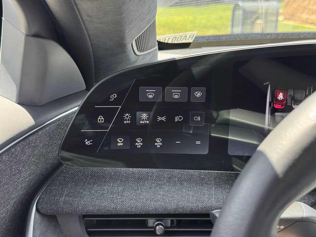Used 2024 Lucid Air Touring AWD/4WD image 17