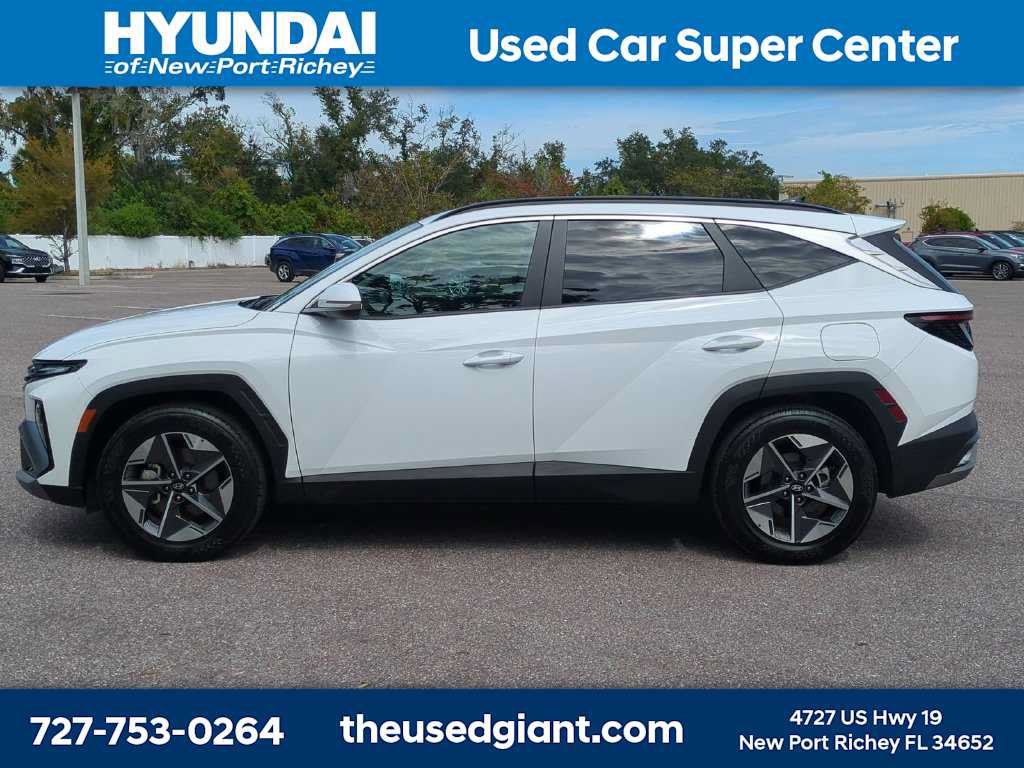 Certified 2025 Hyundai Tucson SEL FWD image 2