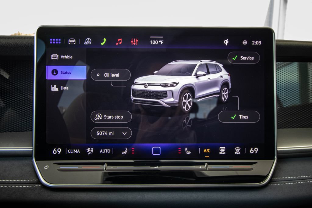 Certified 2026 Volkswagen Tiguan SE R-Line FWD image 39