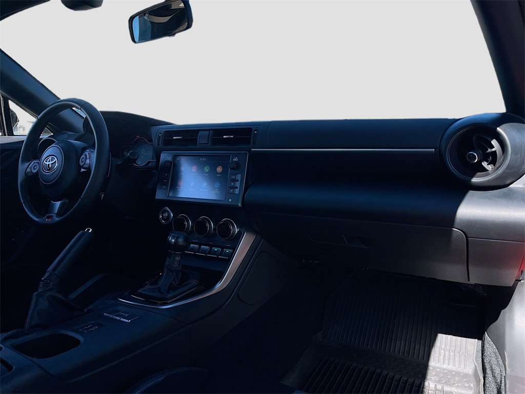 Used 2025 Toyota GR86 Premium image 28