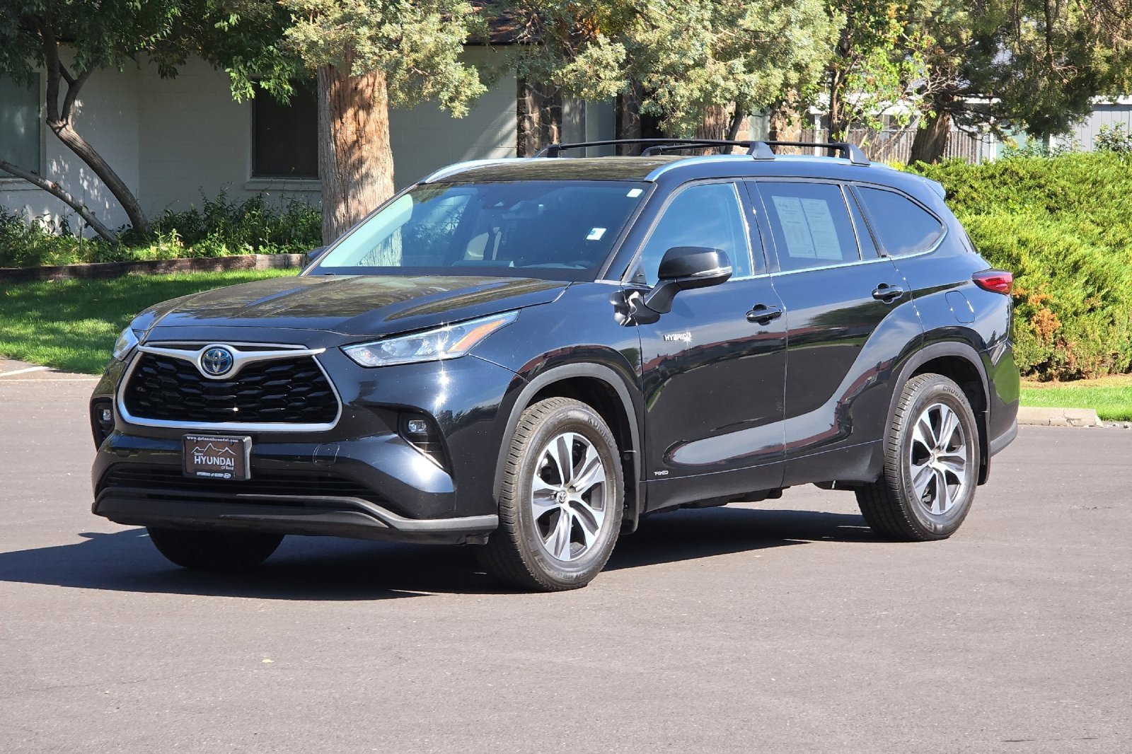 Used 2020 Toyota Highlander XLE image 9