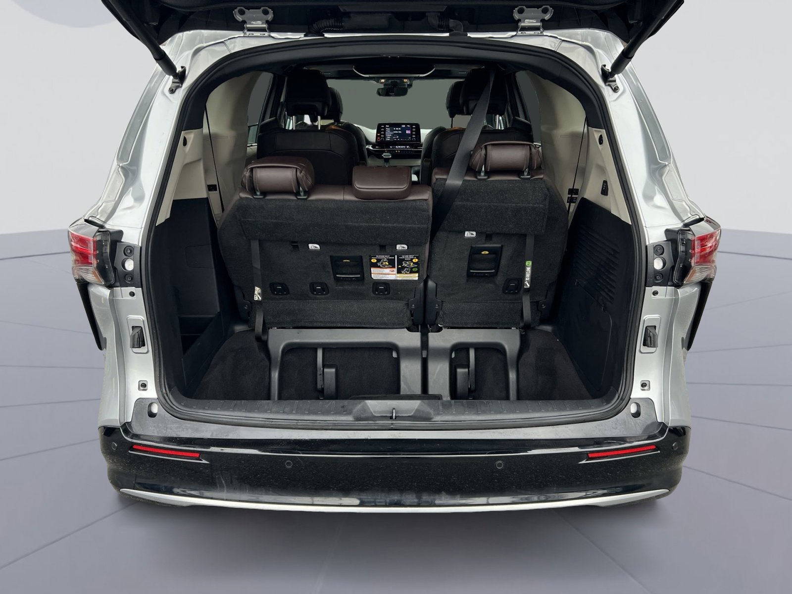 Used 2023 Toyota Sienna Platinum image 27