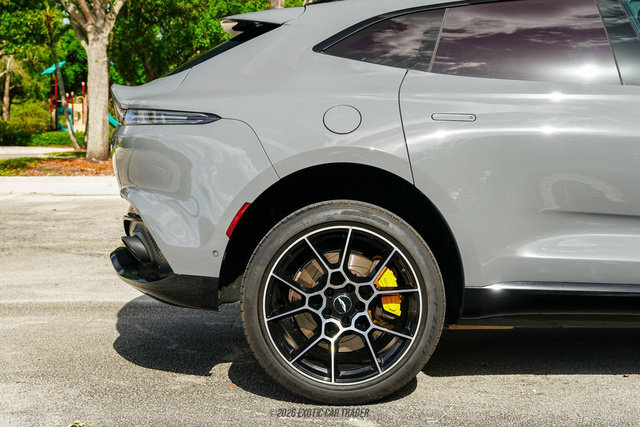 Used 2021 Aston Martin DBX AWD/4WD image 10