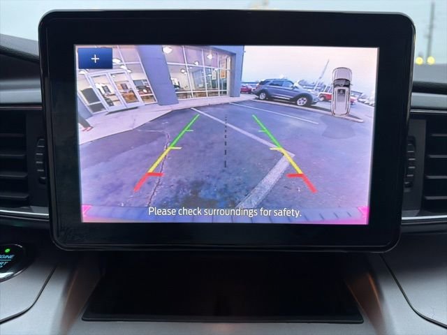 Certified 2021 Ford Explorer XLT w/ Equipment Group 202A image 31