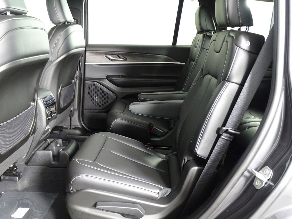 New 2025 Jeep Grand Cherokee L Limited image 14