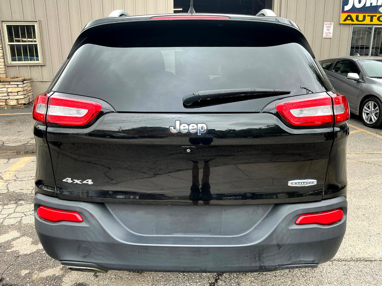 Used 2016 Jeep Cherokee Latitude w/ Cold Weather Group image 4