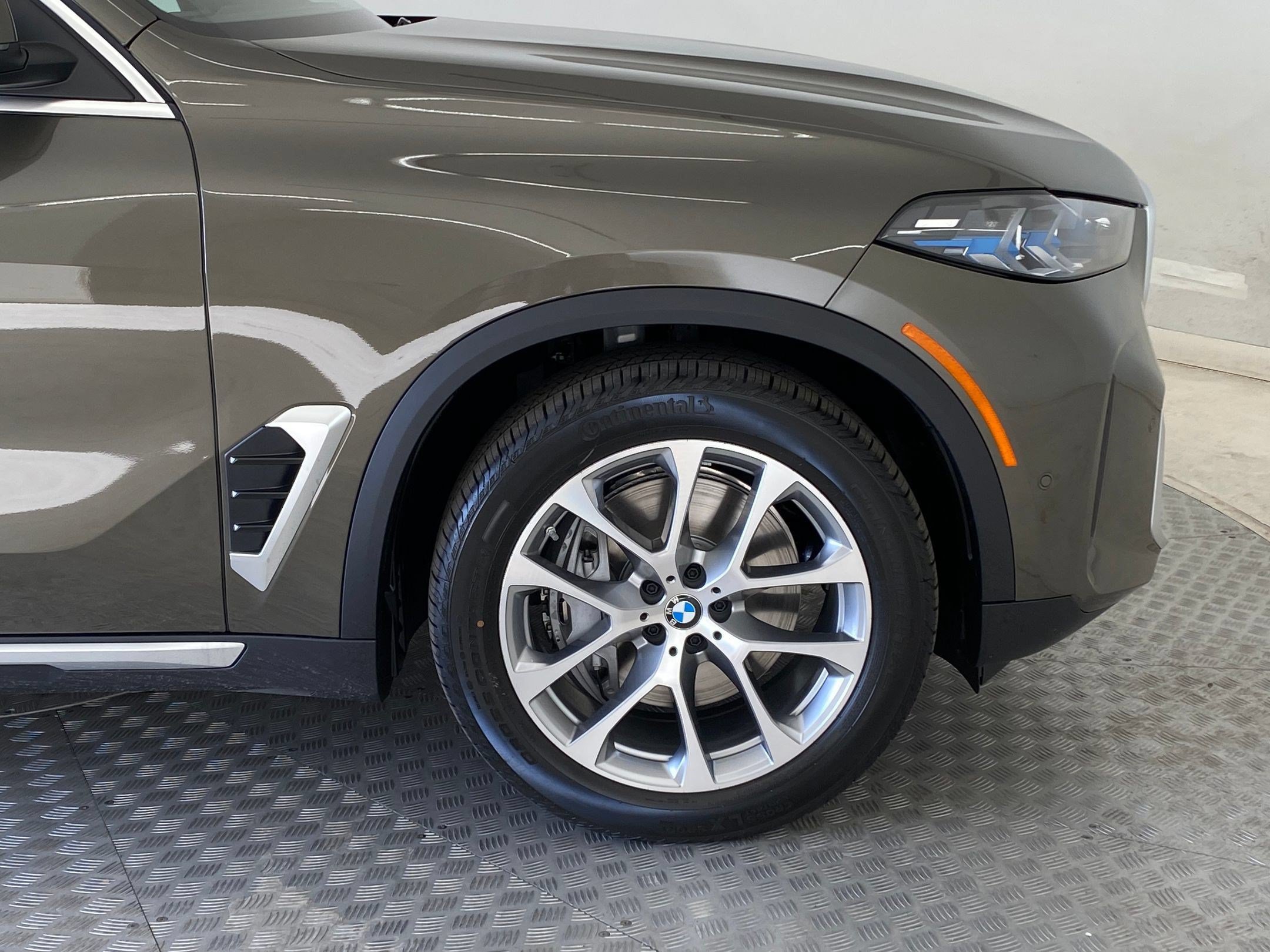 Used 2026 BMW X5 xDrive50e w/ Premium Package AWD/4WD image 11