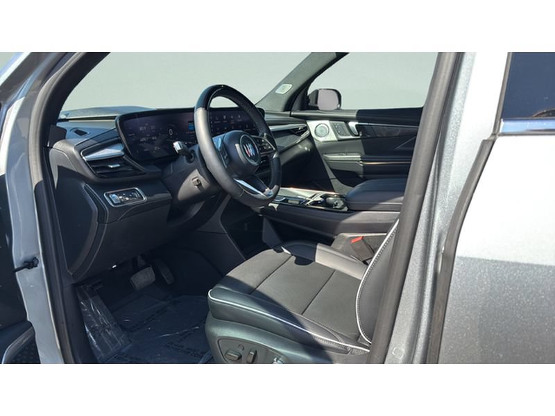 Used 2026 Buick Enclave Avenir w/ Super Cruise Package AWD/4WD image 8