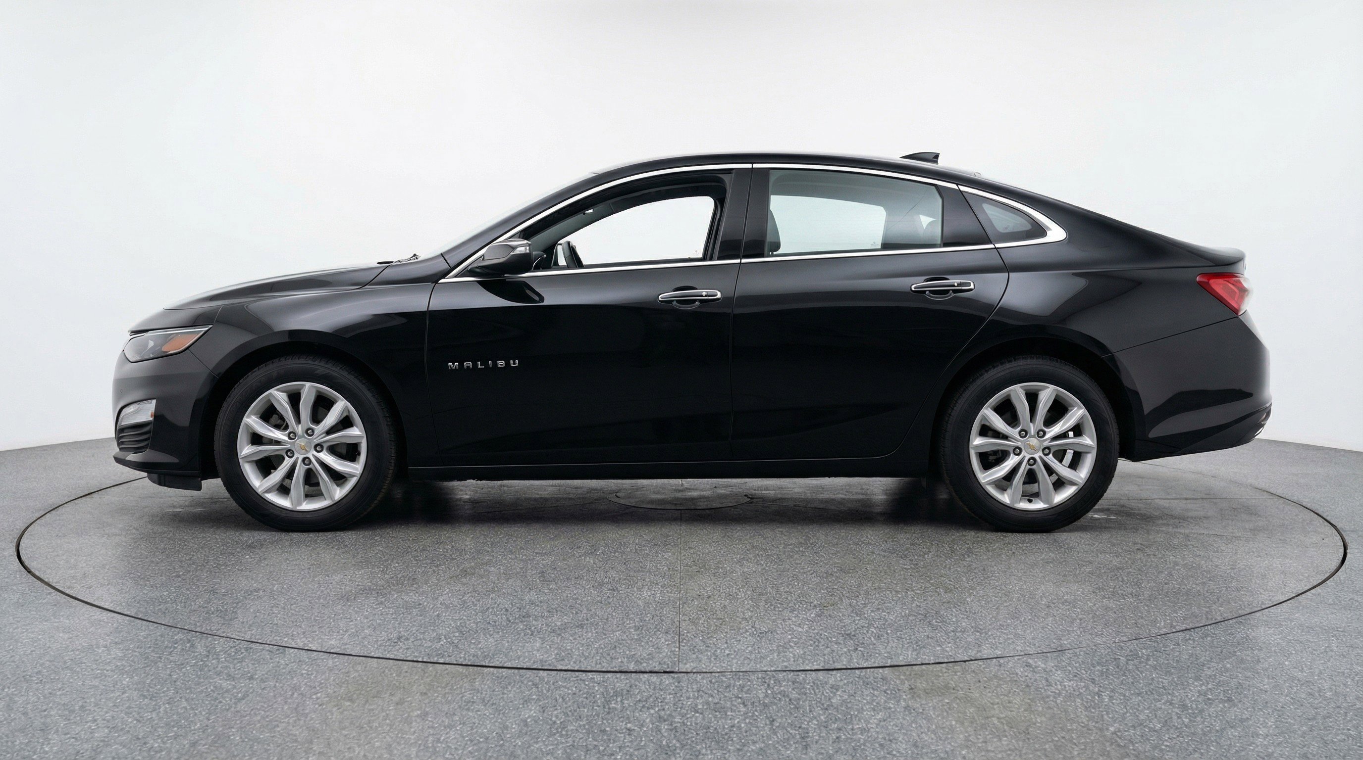 Used 2024 Chevrolet Malibu LT image 5