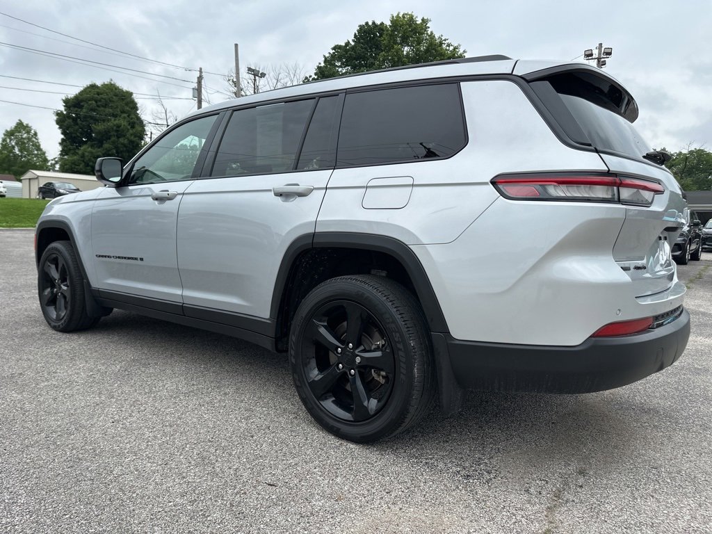 Used 2023 Jeep Grand Cherokee L Laredo image 11