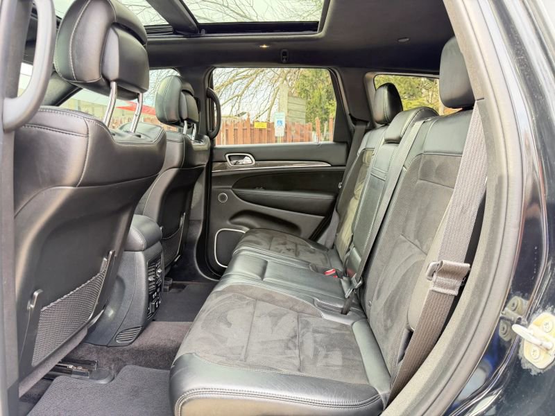 Used 2018 Jeep Grand Cherokee SRT image 15