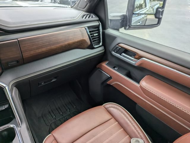 Used 2025 GMC Sierra 3500 Denali Ultimate AWD/4WD image 18