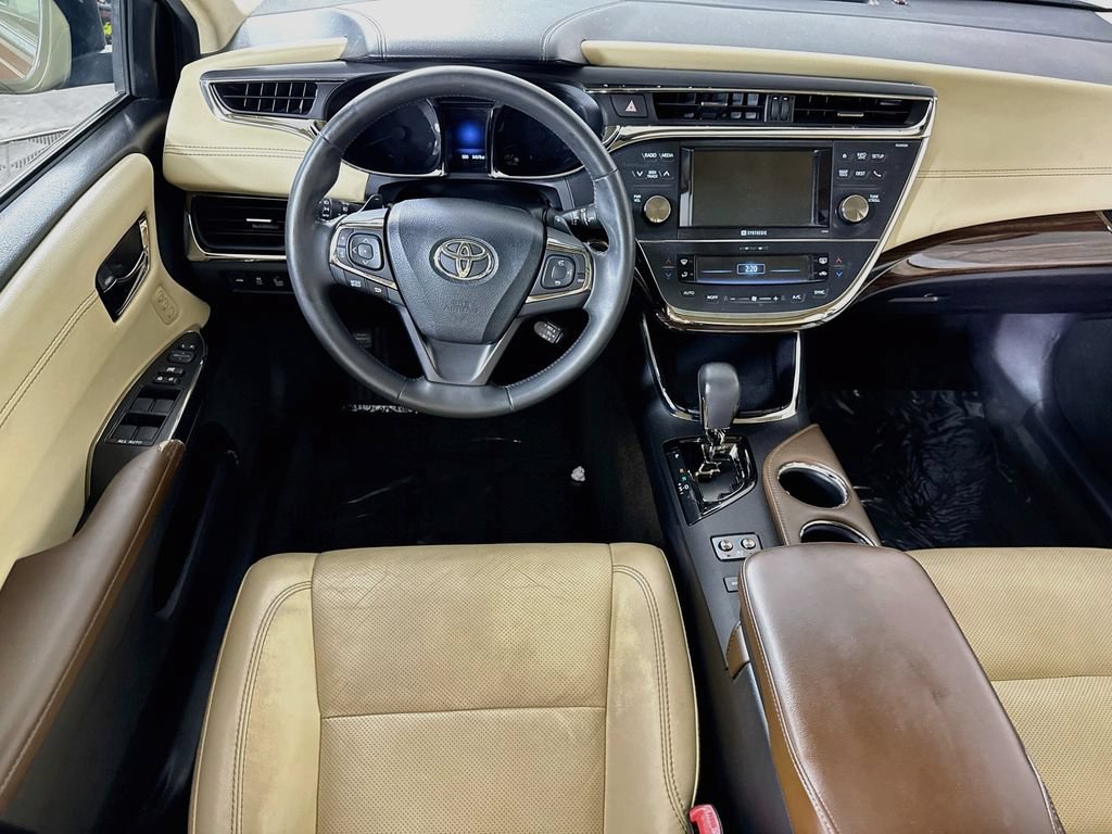Used 2013 Toyota Avalon Limited FWD image 3