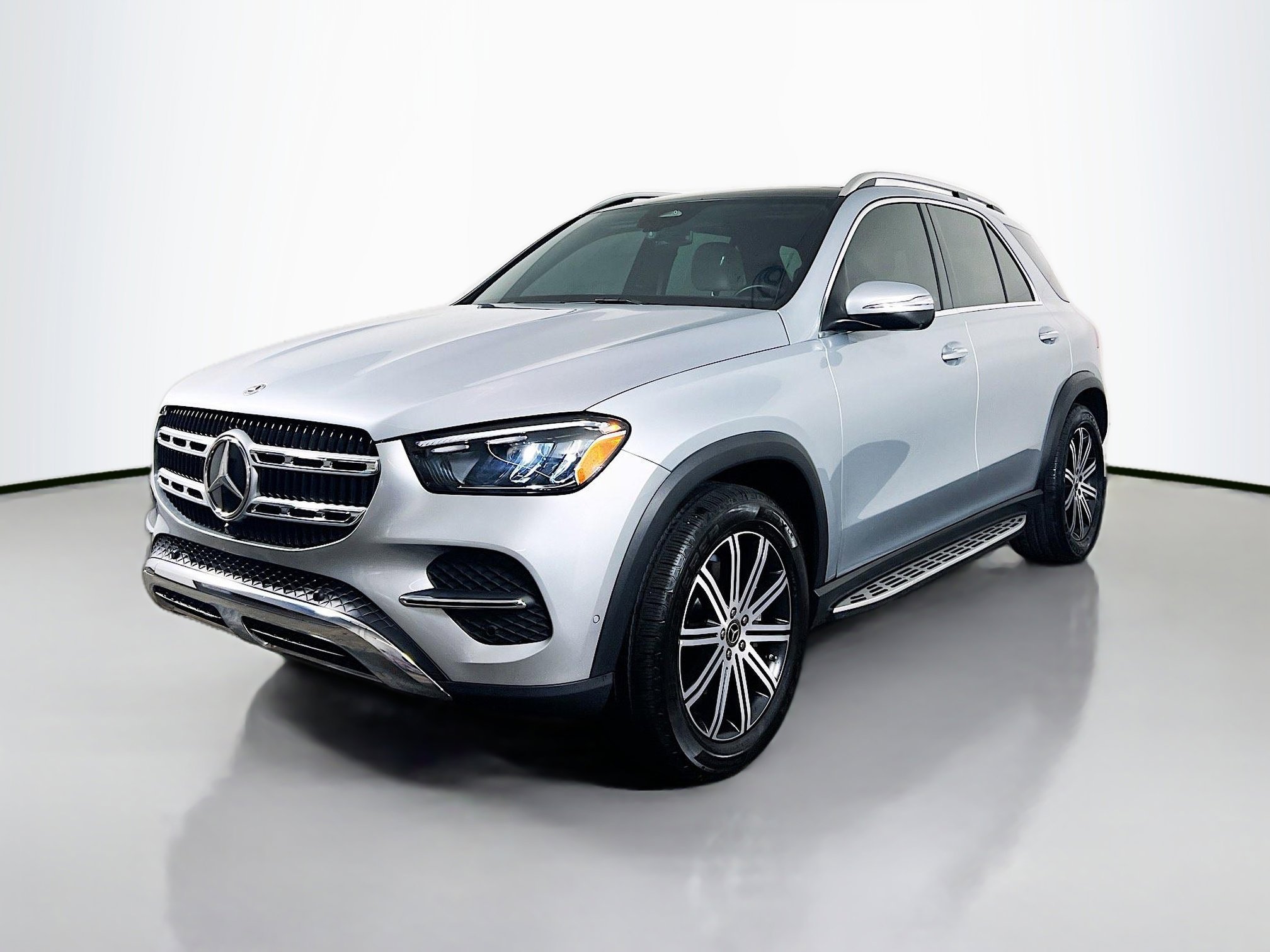 Used 2024 Mercedes-Benz GLE 350 4MATIC image 3