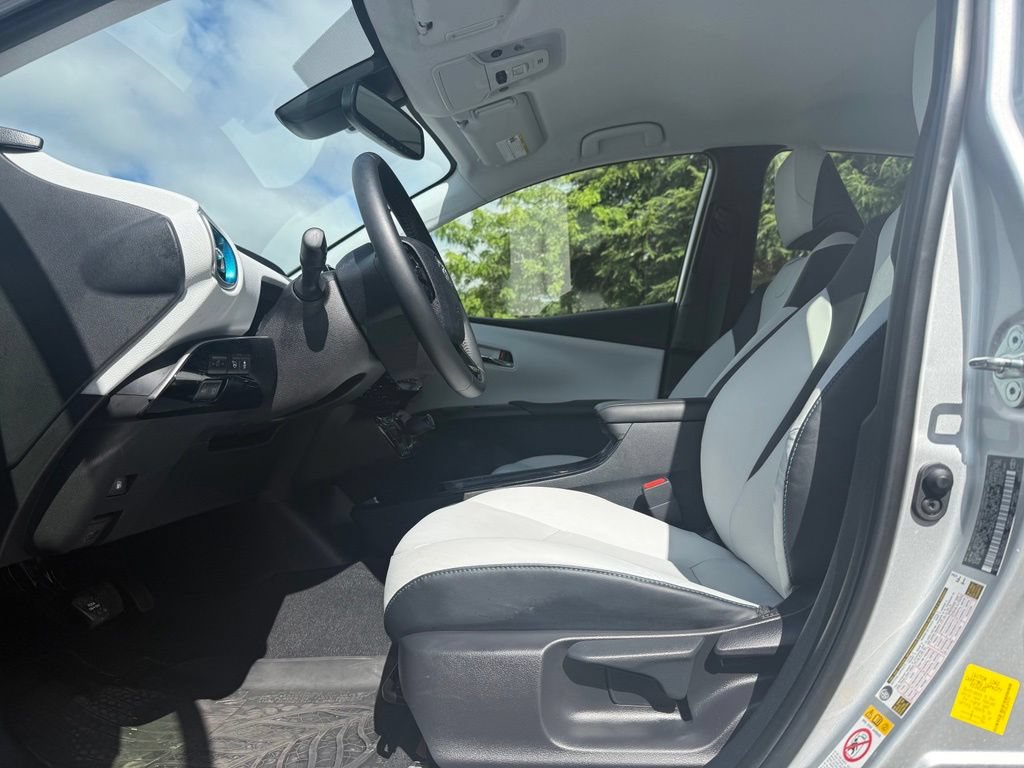 Used 2020 Toyota Prius XLE w/ Advanced Technology Package AWD/4WD image 12