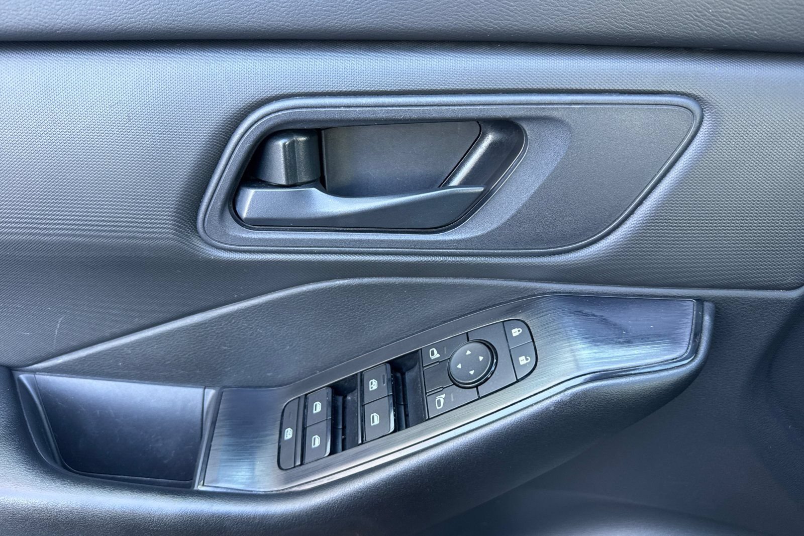 Certified 2024 Nissan Rogue S FWD image 11