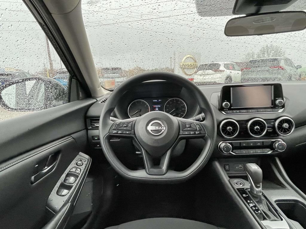 Used 2025 Nissan Sentra S image 10