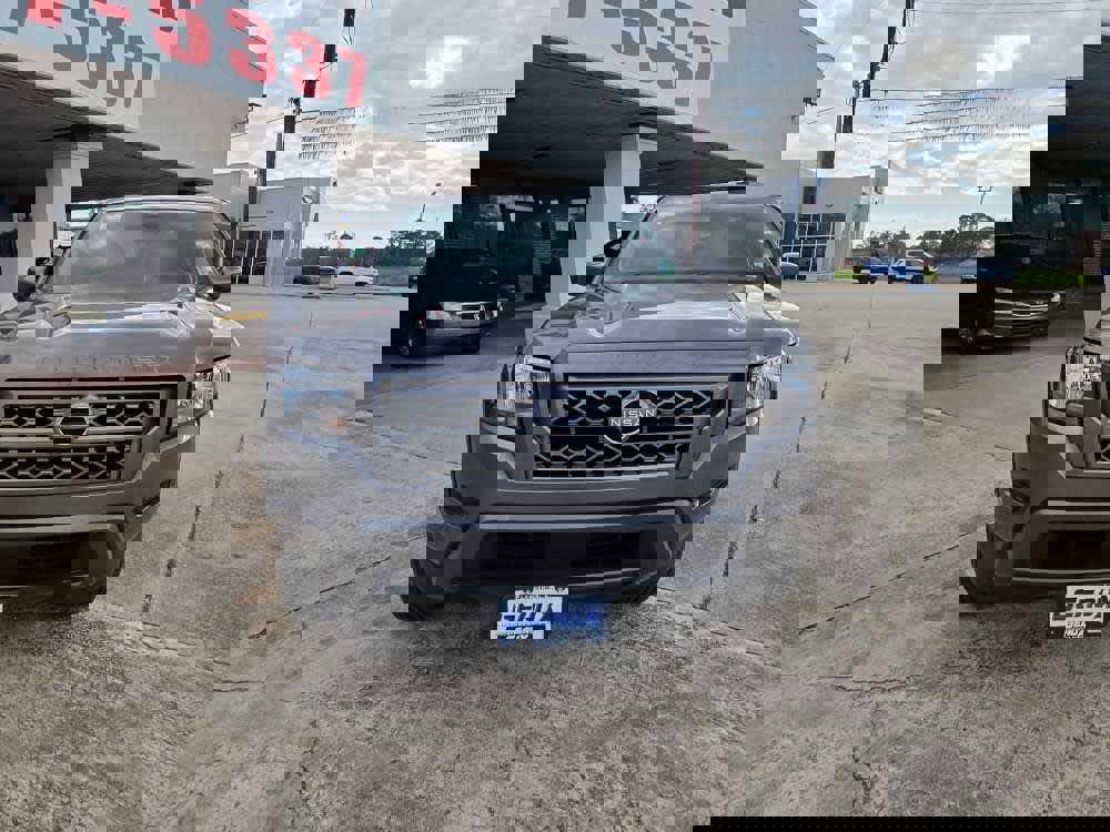 Used 2023 Nissan Frontier SV image 9