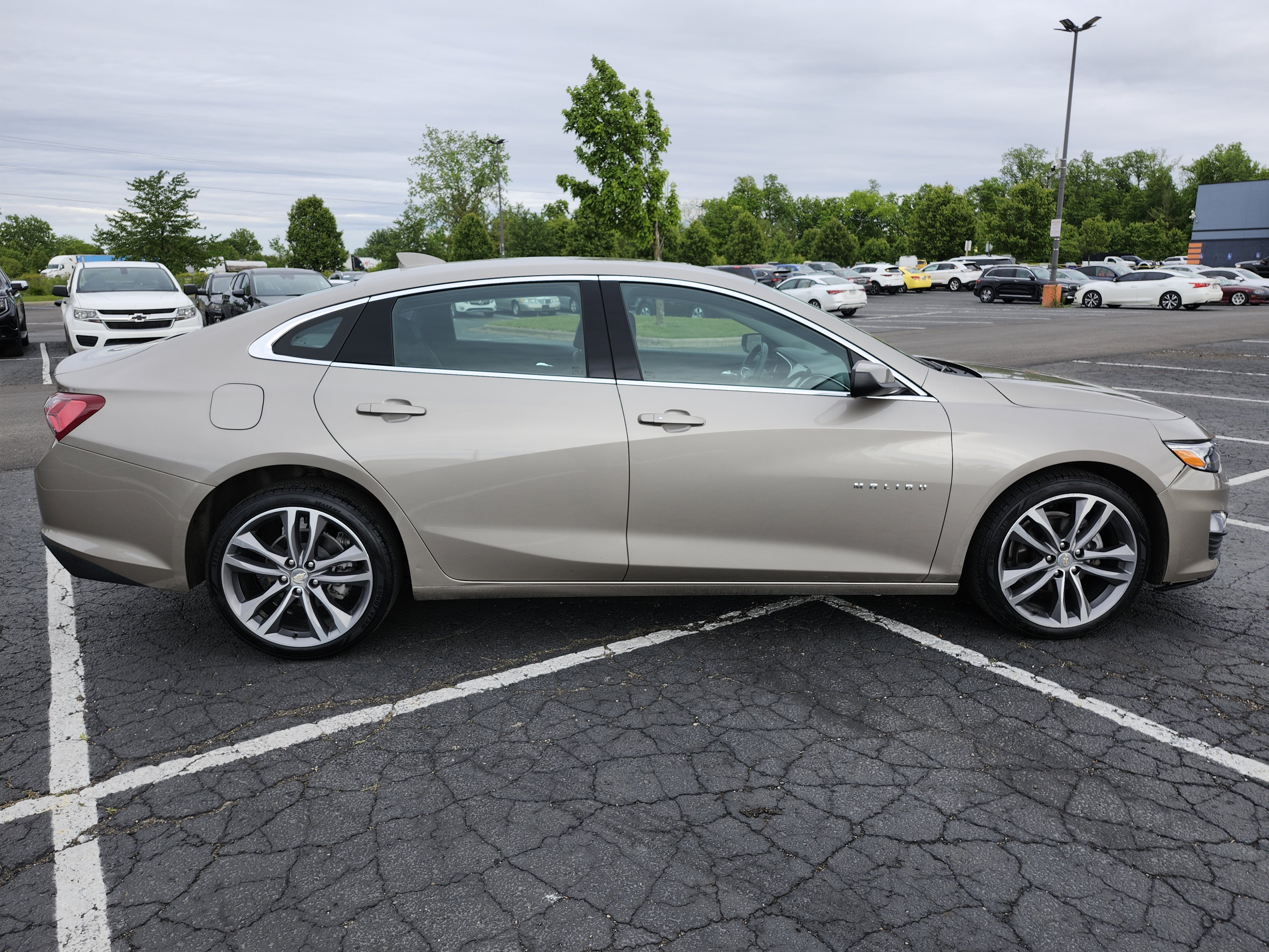 Used 2024 Chevrolet Malibu LT FWD image 18