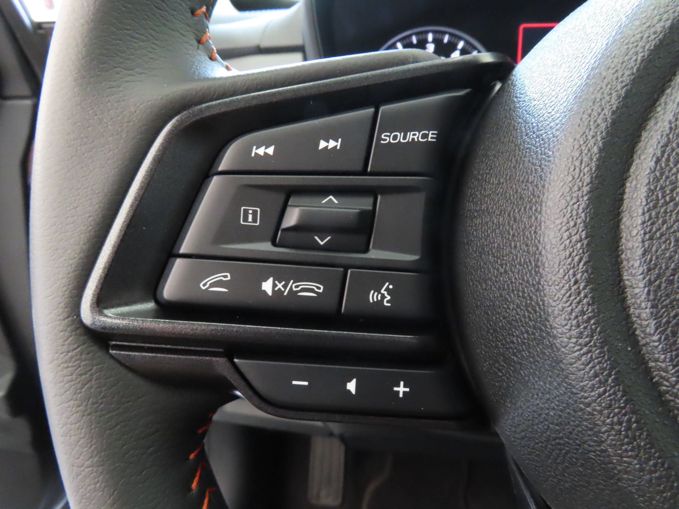 Used 2025 Subaru Crosstrek 2.5i Limited w/ Crosstrek Mirror Package AWD/4WD image 13