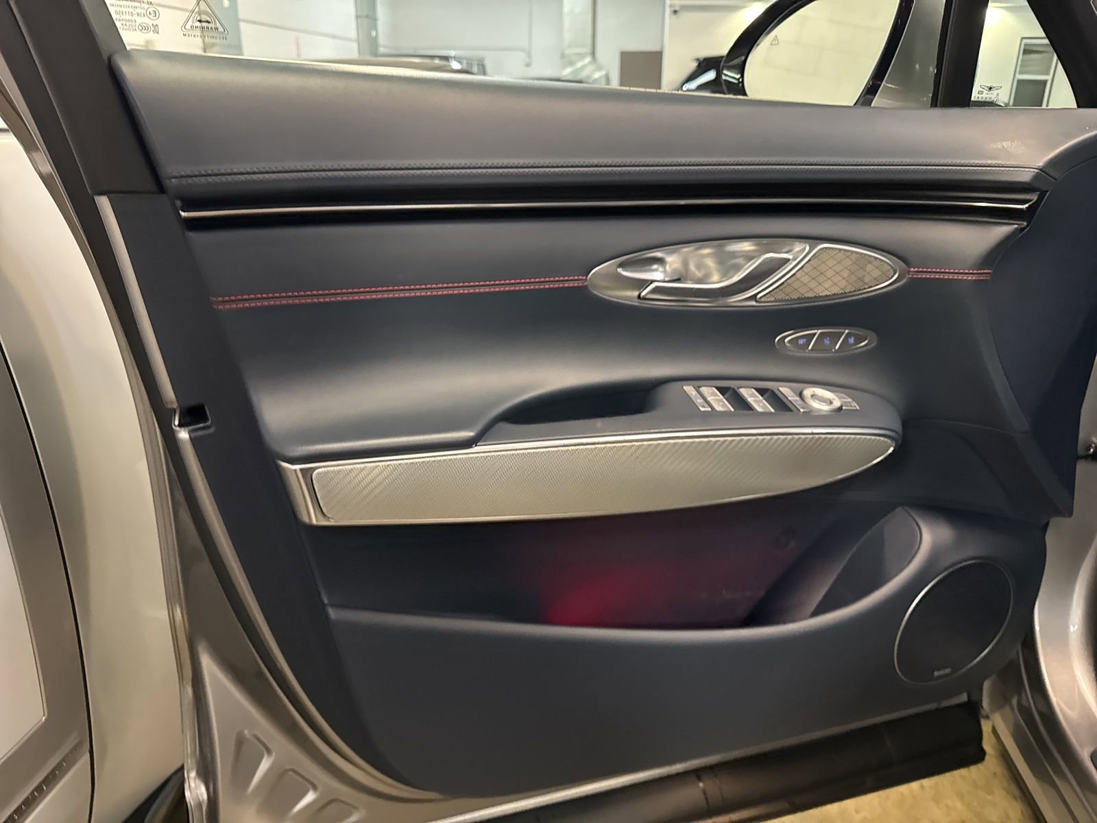 Used 2023 Genesis GV70 2.5T w/ Sport Prestige Package image 8