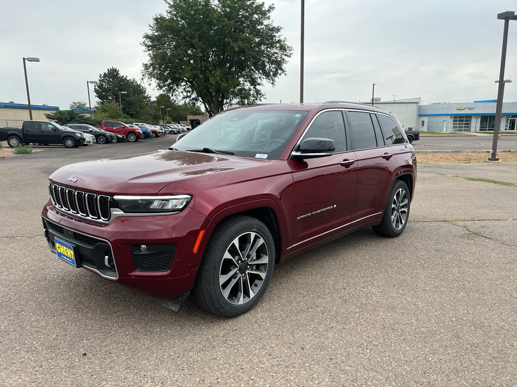 Used 2024 Jeep Grand Cherokee Overland w/ Trailer Tow Package AWD/4WD image 26