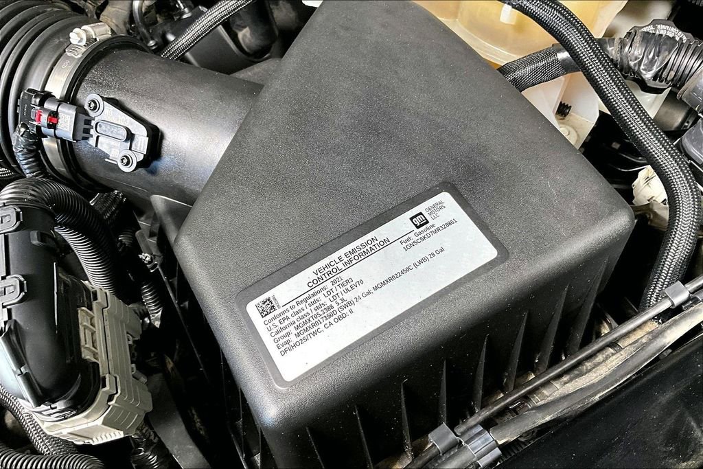 Used 2021 Chevrolet Tahoe Premier w/ Premium Package image 32