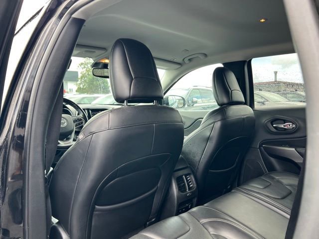 Used 2019 Jeep Cherokee Limited AWD/4WD image 11