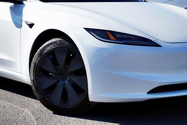 Used 2025 Tesla Model 3 Long Range image 4