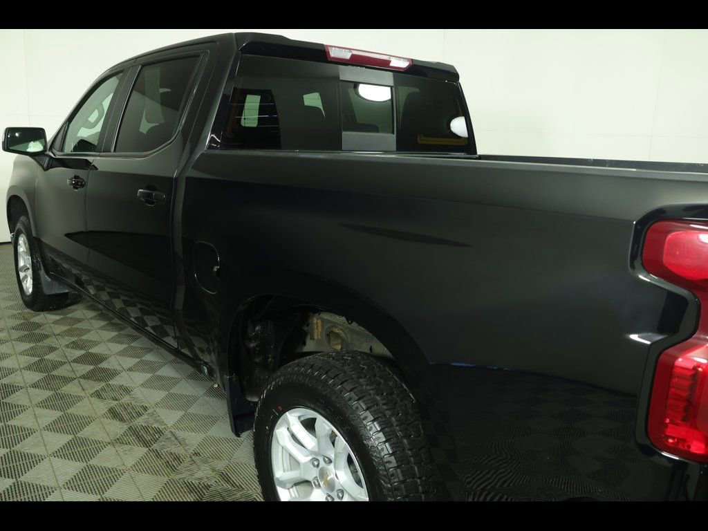 Used 2022 Chevrolet Silverado 1500 LT w/ Z71 Off-Road Package image 17