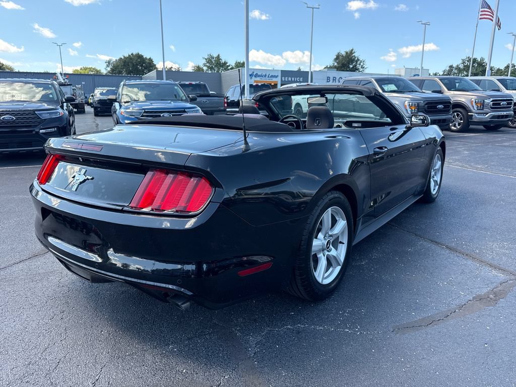 Used 2016 Ford Mustang Convertible RWD image 29