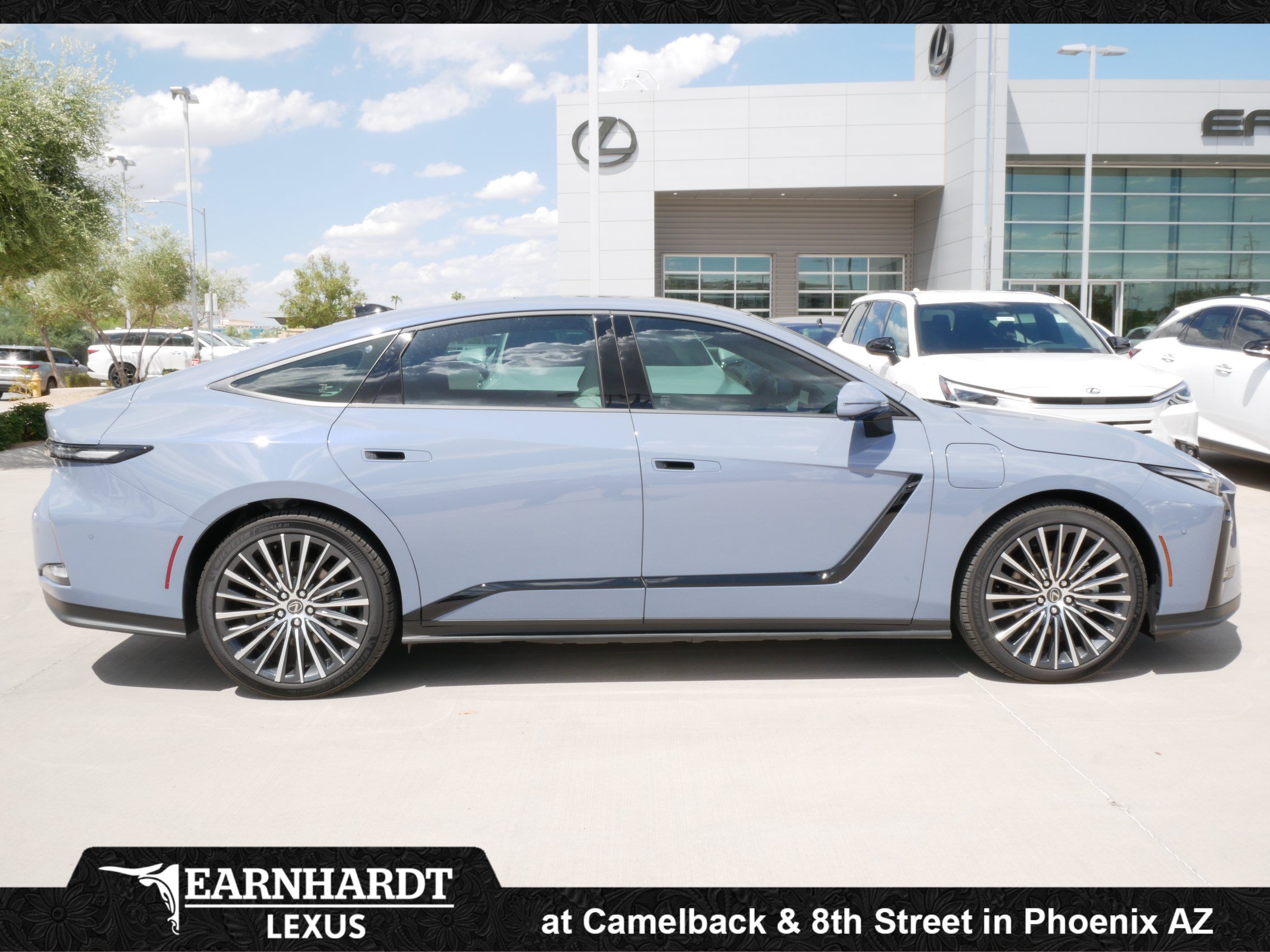 New 2026 Lexus ES 350e w/ Executive Package FWD image 9