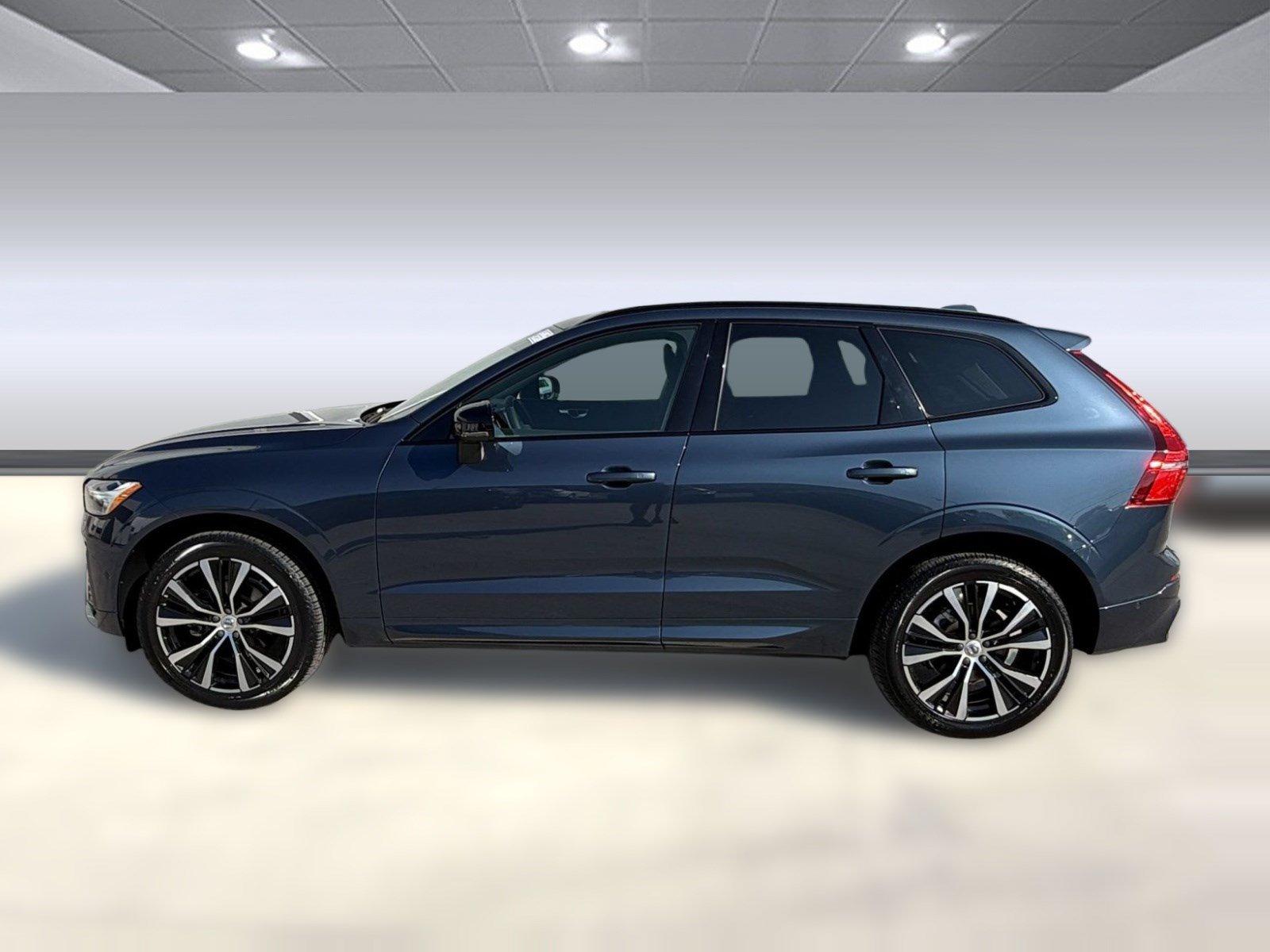 Certified 2024 Volvo XC60 B5 Plus w/ Protection Package Premier AWD/4WD video 2