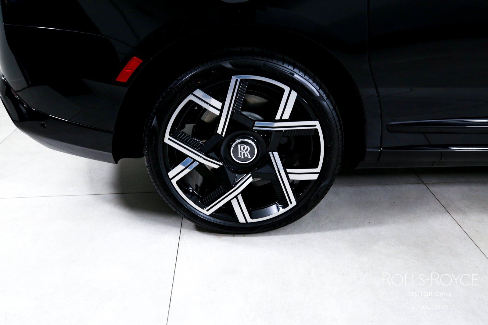 New 2027 Rolls-Royce Cullinan Black Badge AWD/4WD image 40