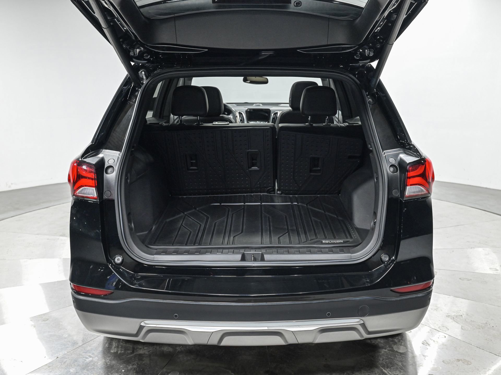 Used 2023 Chevrolet Equinox Premier image 6
