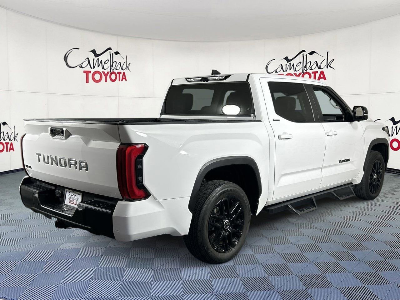 Used 2024 Toyota Tundra Limited AWD/4WD image 7