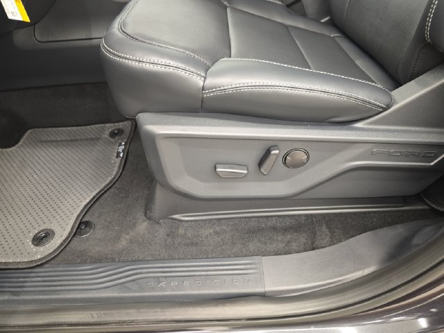 New 2027 Ford Expedition Max Platinum w/ Stealth Appearance Package AWD/4WD image 46